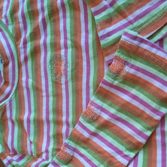 Adorable girls size 5 embroidered top and skort outfit. Purchased in Quebec. - Picture 6 of 10